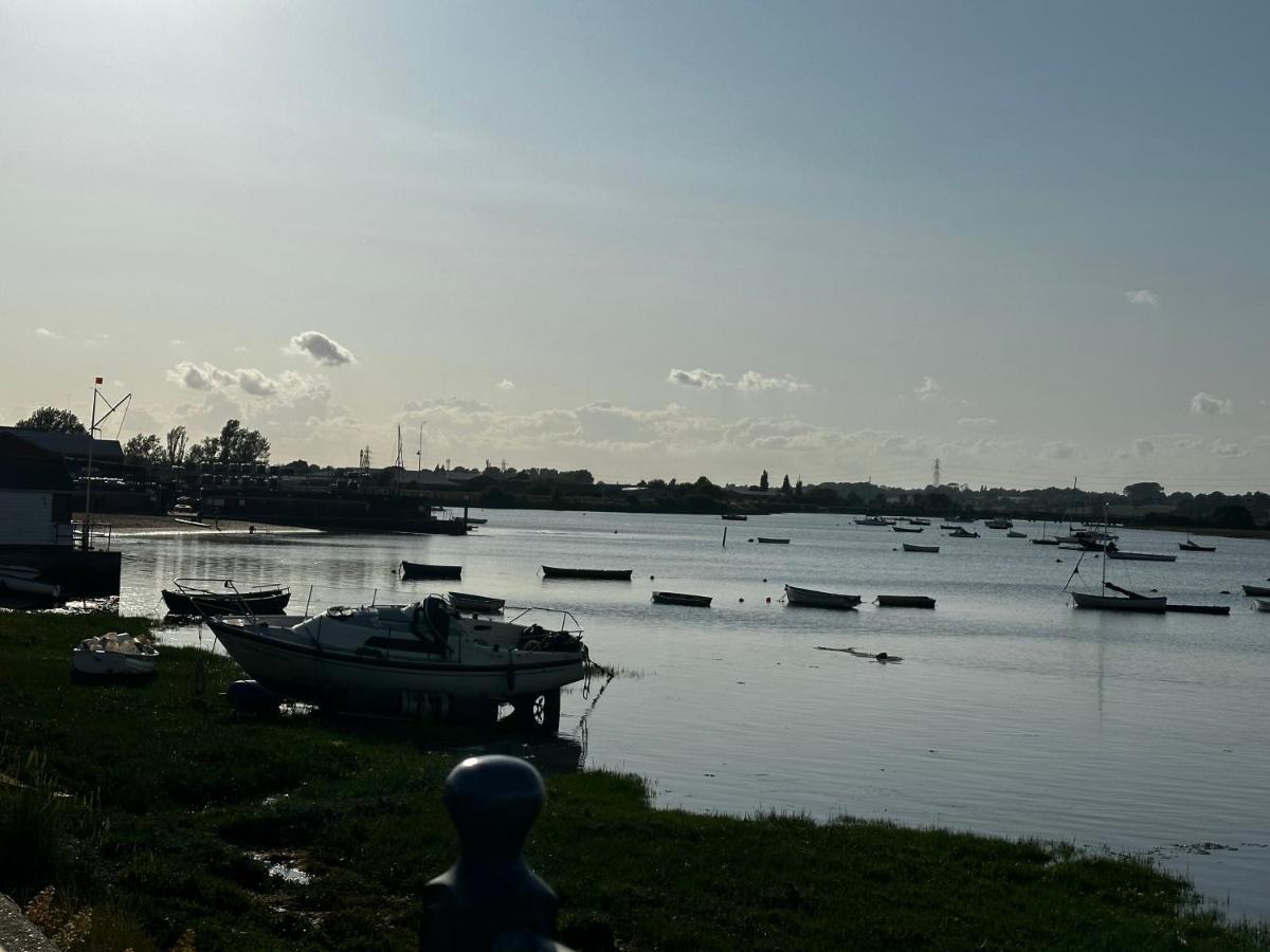 The Crown Pub And Hotel Manningtree エクステリア 写真