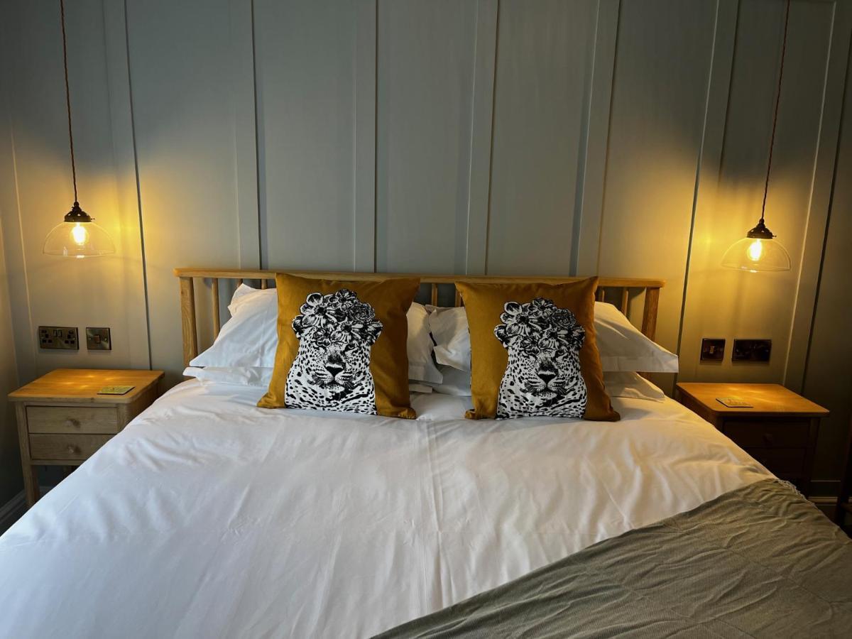 The Crown Pub And Hotel Manningtree エクステリア 写真